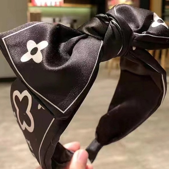 Luxe Floral Print Bow Headband - Picture 2 of 4